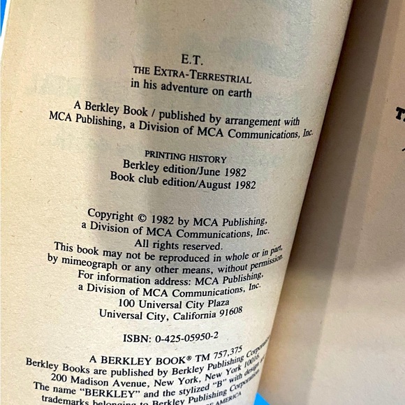 E.T. THE EXTRA TERRESTRIAL VTG 1982 A STEVEN SPIELBERG FILM PAPERBACK BOOK 244p. - Picture 13 of 13